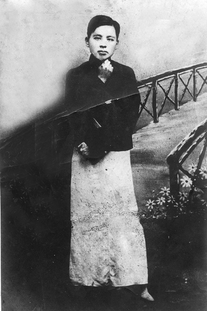 1913年,张恨水在苏州蒙藏垦殖学校读书时留影,时年18岁.