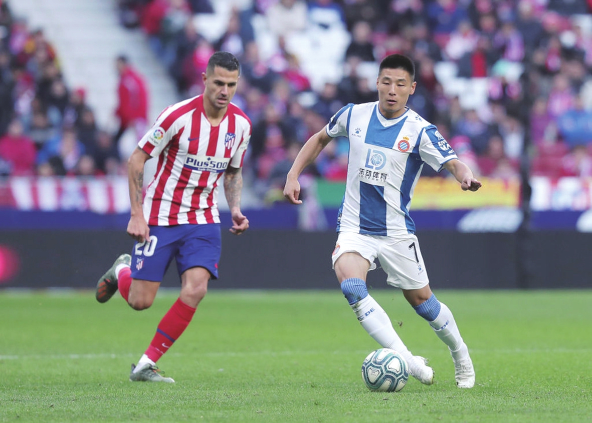 当日,在西甲足球联赛第13轮的比赛中,西班牙人客场1比3被马德里竞技